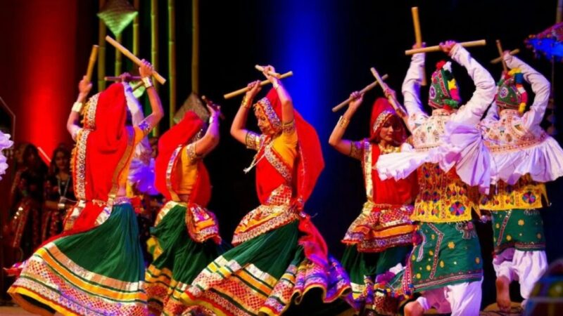 Dandiya : A Traditional Folk Dance Celebrating Navratri