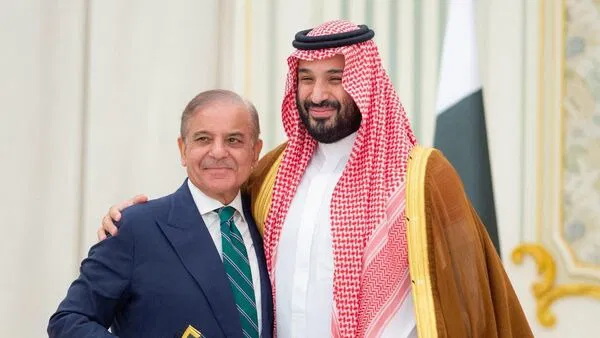 Pakistan and Saudi Arabia Sign Strategic Mutual Defense Agreement in Riyadh