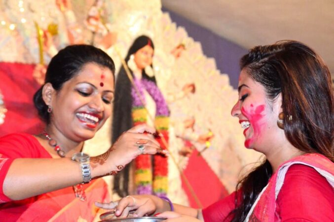 Sindoor Holi Celebrated in Patna on Vijayadashami as Part of Bengali Tradition