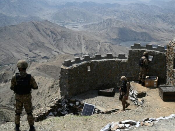 Tensions Escalate Between Afghanistan and Pakistan Along Border: Latest Developments