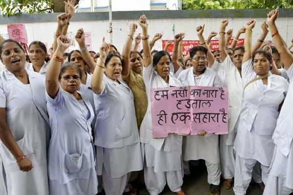 PMCH Nurses Protest Against Salary Cut, Warn of Indefinite Strike from December 31