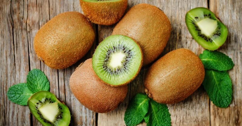 The Health Benefits of Kiwifruit : A Nutritional Powerhouse for Immunity, Skin, and Heart Health